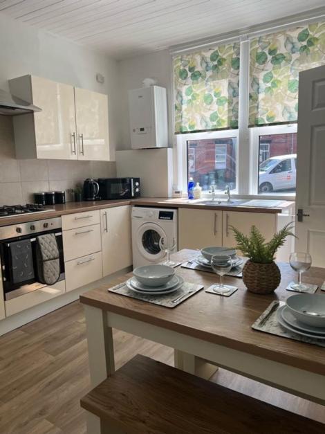 Moorfield Street Guesthouse Leeds  Ngoại thất bức ảnh
