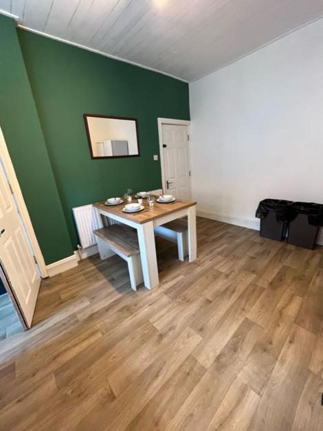 Moorfield Street Guesthouse Leeds  Ngoại thất bức ảnh